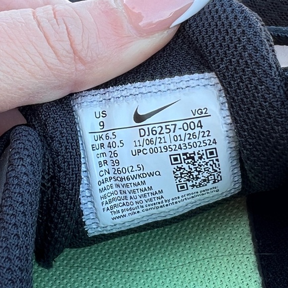 Women’s Tanjun Nike Shoes - Picture 6 of 7